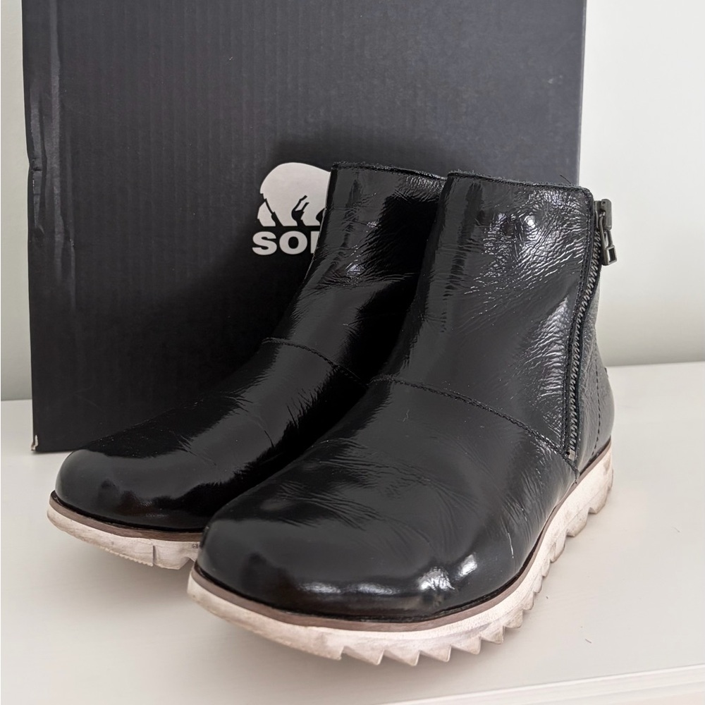 Sorel boots size 8 - Picture 5 of 12